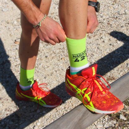 calcetines para maratón naranja pistacho